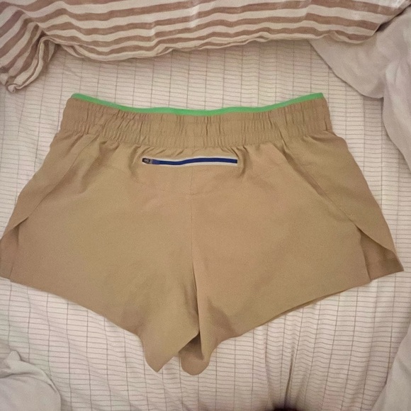 FABLETICS Breathe Mid-Rise Run Short Sm
PERFECT USED CONDITION
BUILT IN PANTIES - Picture 3 of 6